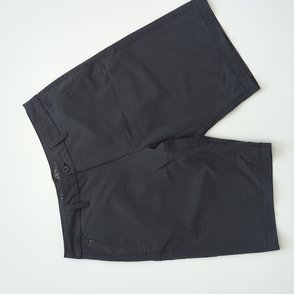 Hang Ten Hybrid 11 inch Flat Front Shorts Swimwear Grey Black size 32 NICE